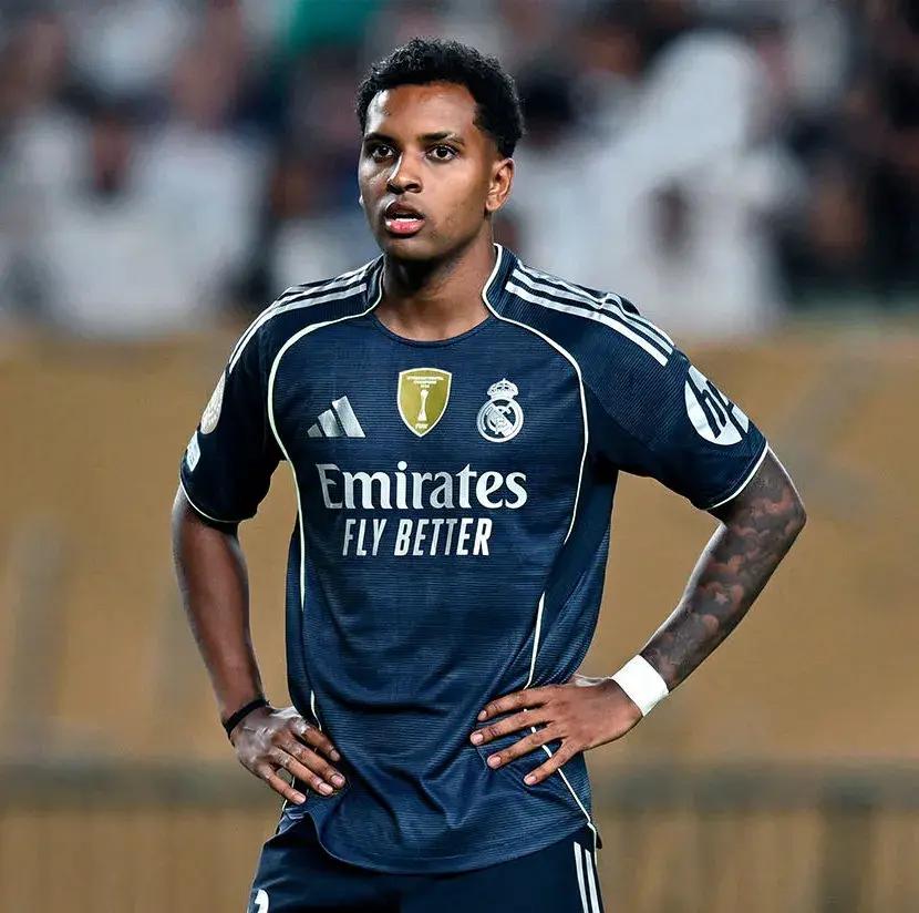 窗口期突围战来临，巴黎圣日耳曼围绕全明星赛战术微调，话题不断，细节决定成败(巴黎圣日耳曼对巴萨)-爱游戏体育