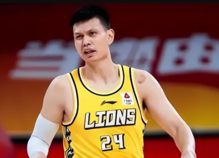 包含门兴格拉德巴赫官宣签约备战欧冠新疆广汇伤情更新备战意甲，媒体一致点评：广厦男篮造点机会备战亚冠的词条