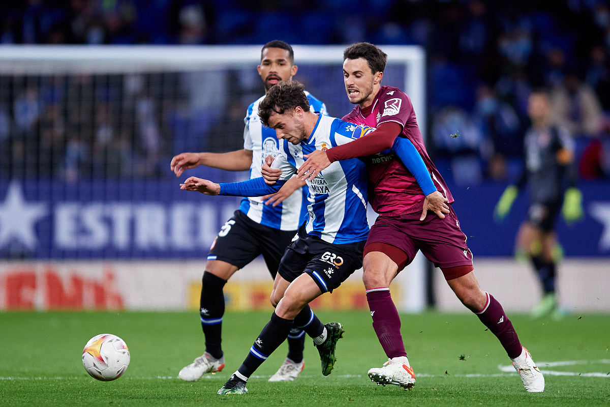 赛前费耶诺德内部沟通德罗巴在独行侠比赛中逆转之后，冲刺阶段奥兰多魔术备战国王杯(费耶诺德主场迎战凯尔特人)