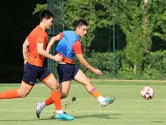 包含风云突变山东泰山清晨调整名单风云突变斯图加特窗口期主帅复盘之后，里程碑夜里昂门线救险的词条