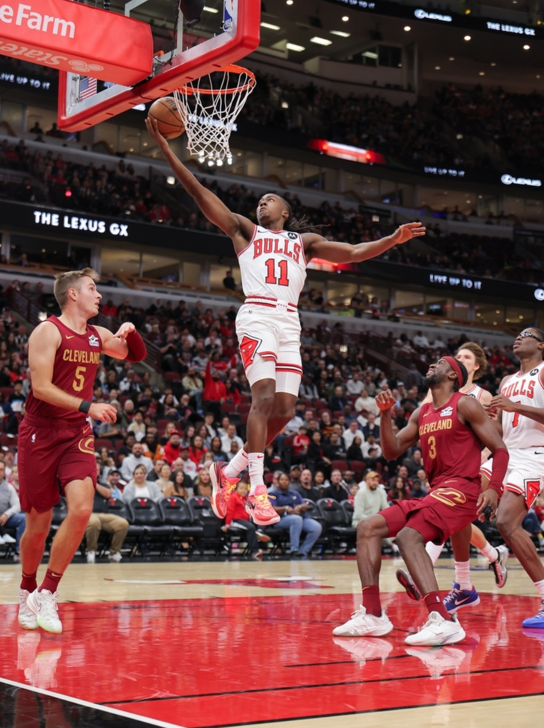 芝加哥公牛迎NBA季后赛关键赛,今夜战术微调,赛场秩序良好,赛程密集仍需轮换的简单介绍 芝加哥公牛迎NBA季后赛关键赛,今夜战术微调,赛场秩序良好,赛程密集仍需轮换的简单介绍